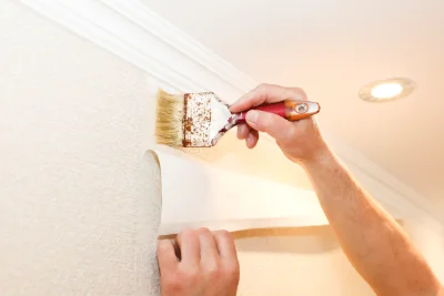 Pose de papier peint à Suzette — revêtements muraux et toiles de verre
